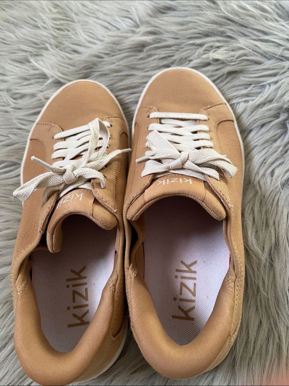 Kizik Women's Casual Sneakers in Tan with White Laces - Picture 4 of 6